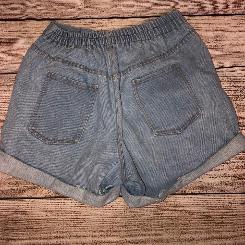 Embroidered High Waist Shorts - Picture 4 of 6